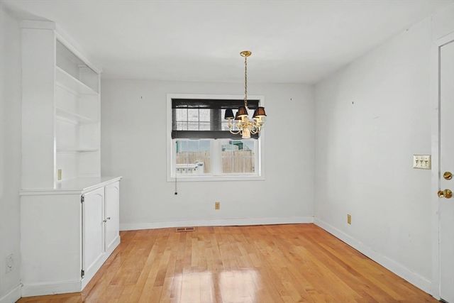 32 Plainfield Ave, Shrewsbury, MA 01545