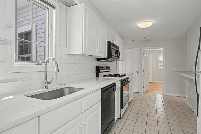 32 Plainfield Ave, Shrewsbury, MA 01545
