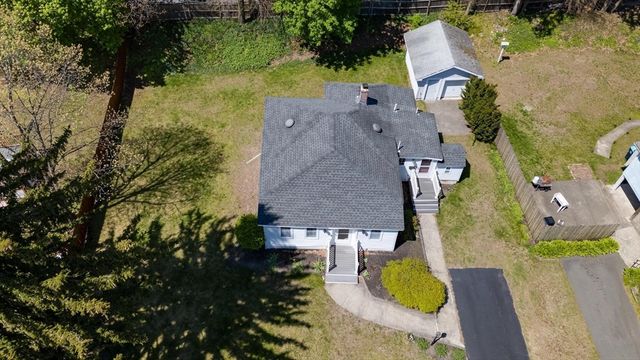 32 Plainfield Ave, Shrewsbury, MA 01545