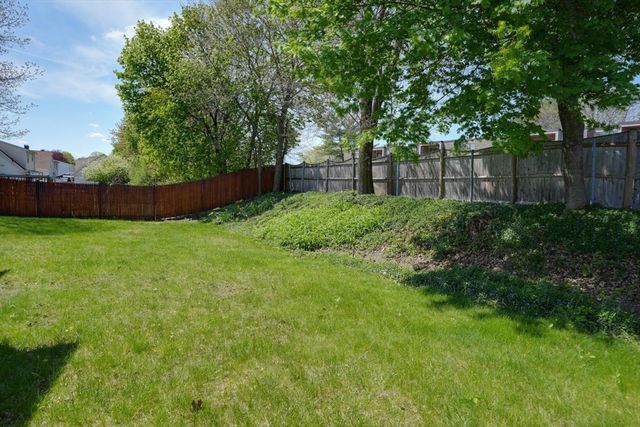 32 Plainfield Ave, Shrewsbury, MA 01545