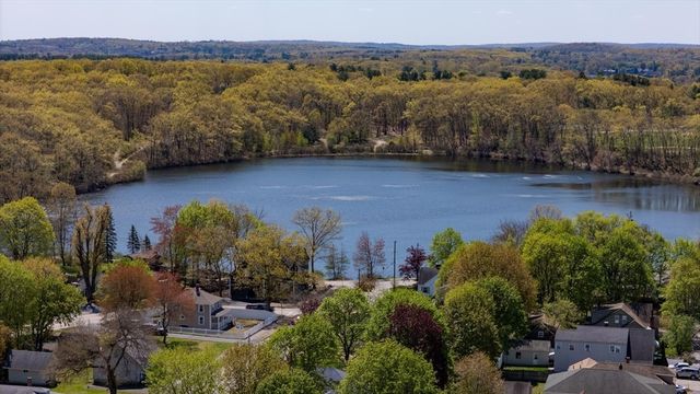 32 Plainfield Ave, Shrewsbury, MA 01545