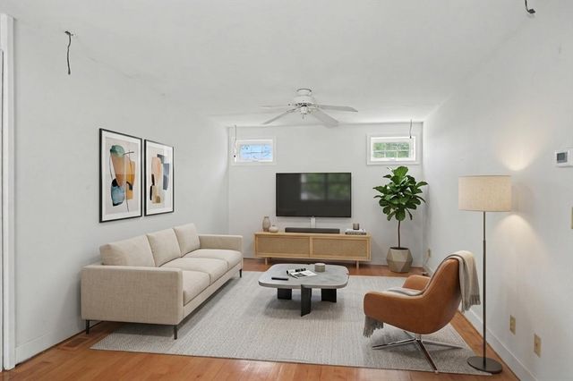32 Plainfield Ave, Shrewsbury, MA 01545