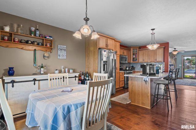 333 BUTLER Lane, Chatham, IL 62629