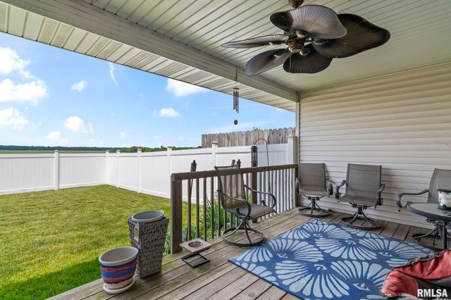 333 BUTLER Lane, Chatham, IL 62629