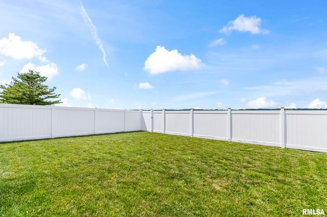 333 BUTLER Lane, Chatham, IL 62629