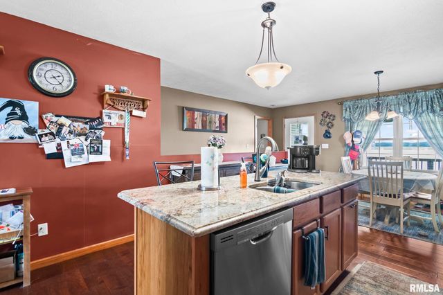 333 BUTLER Lane, Chatham, IL 62629
