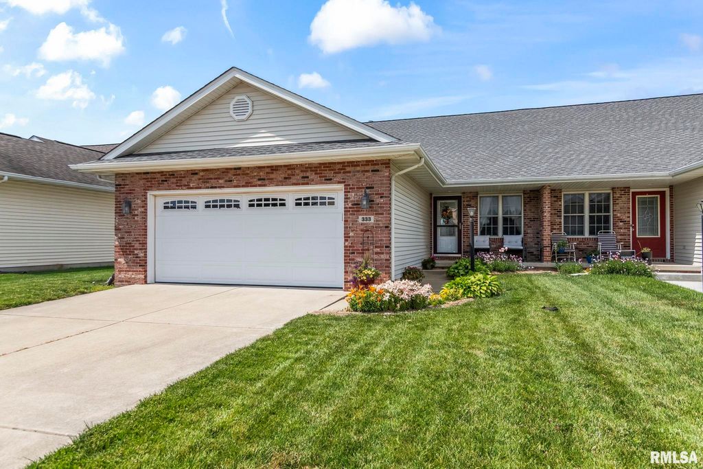 333 BUTLER Lane, Chatham, IL 62629