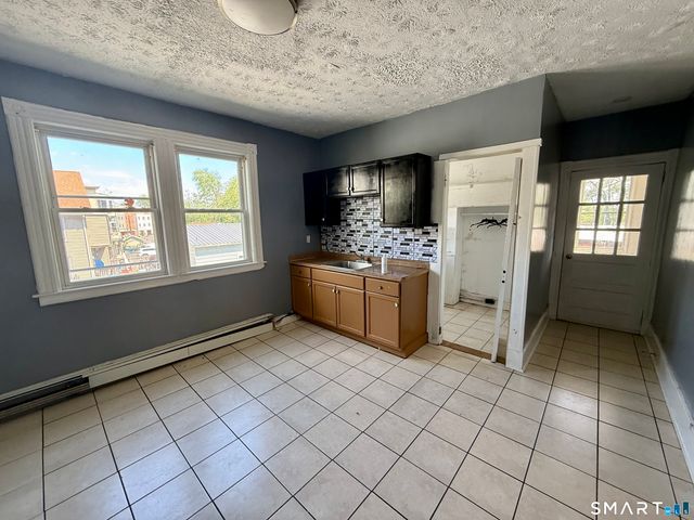 41-43 Kibbe Street, Hartford, CT 06106
