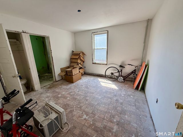41-43 Kibbe Street, Hartford, CT 06106