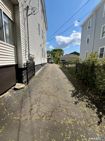 41-43 Kibbe Street, Hartford, CT 06106