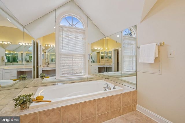 7917 SPRINGER RD, Bethesda, MD 20817