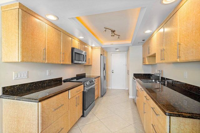 250 S Ocean Boulevard 10-c, Boca Raton, FL 33432