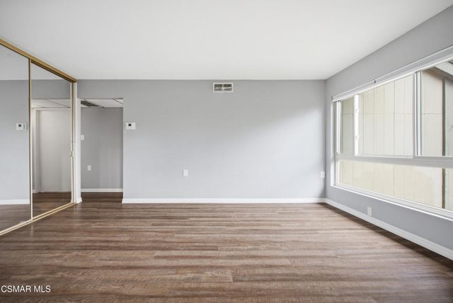 286 Oakleaf Drive 37, Thousand Oaks, CA 91360