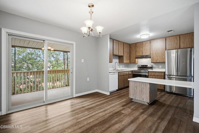 286 Oakleaf Drive 37, Thousand Oaks, CA 91360