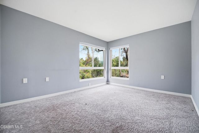 286 Oakleaf Drive 37, Thousand Oaks, CA 91360