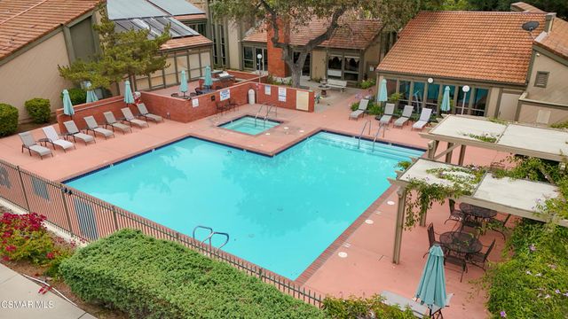 286 Oakleaf Drive 37, Thousand Oaks, CA 91360