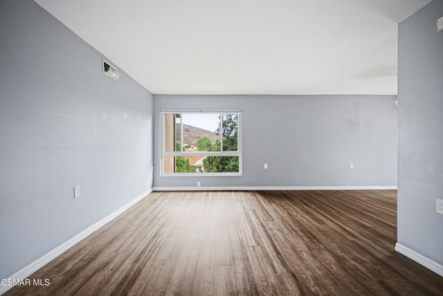 286 Oakleaf Drive 37, Thousand Oaks, CA 91360