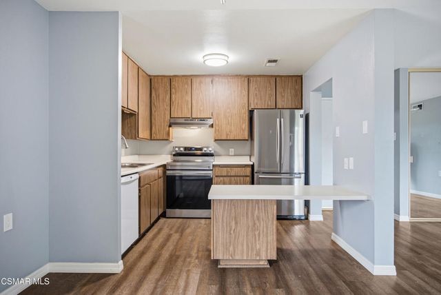 286 Oakleaf Drive 37, Thousand Oaks, CA 91360