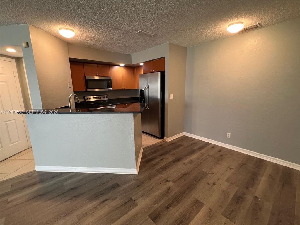 3350 N Pinewalk Dr N 1414, Margate, FL 33063