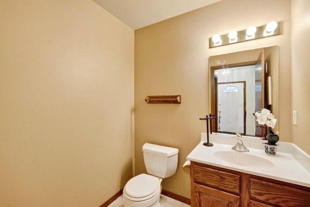 3165 Edmonton Drive, Sun Prairie, WI 53590