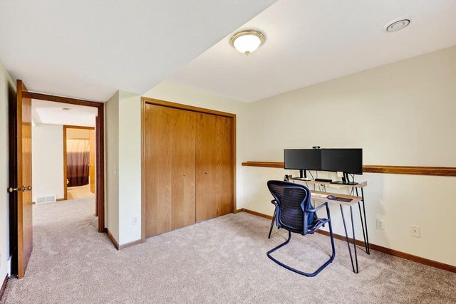 3165 Edmonton Drive, Sun Prairie, WI 53590