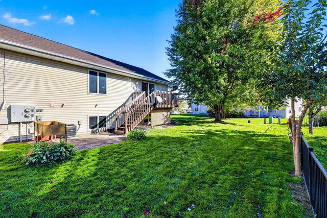3165 Edmonton Drive, Sun Prairie, WI 53590
