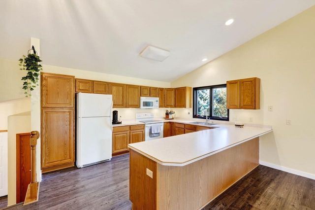 3165 Edmonton Drive, Sun Prairie, WI 53590