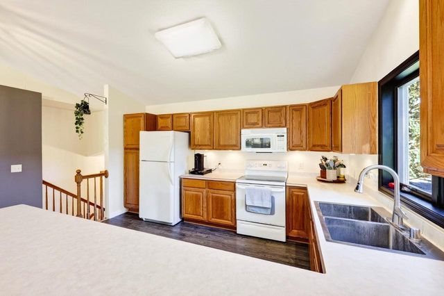 3165 Edmonton Drive, Sun Prairie, WI 53590