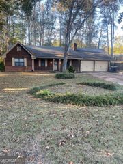 3449 Creekwood Drive SE, Conyers, GA 30094