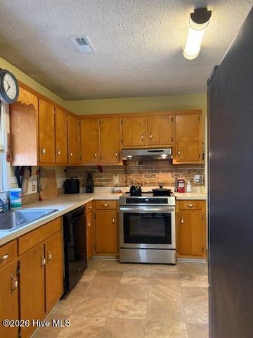 195 Persimmon Road SW, Calabash, NC 28467