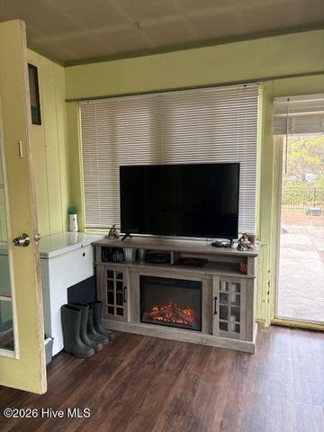 195 Persimmon Road SW, Calabash, NC 28467