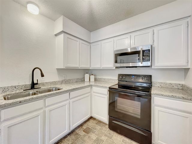 7000 Lincoln Drive, North Richland Hills, TX 76182