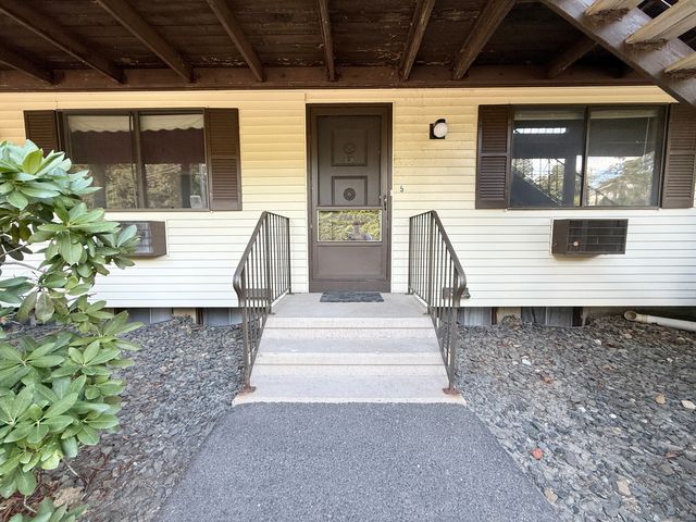 388 South Main Street 5, Seymour, CT 06483