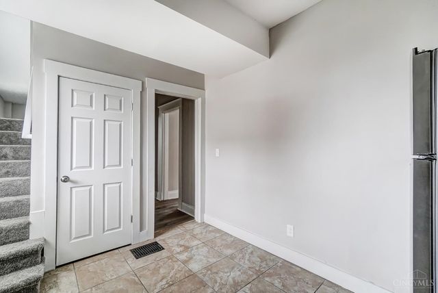1575 Dixmont Avenue, Cincinnati, OH 45207