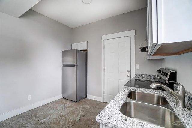 1575 Dixmont Avenue, Cincinnati, OH 45207