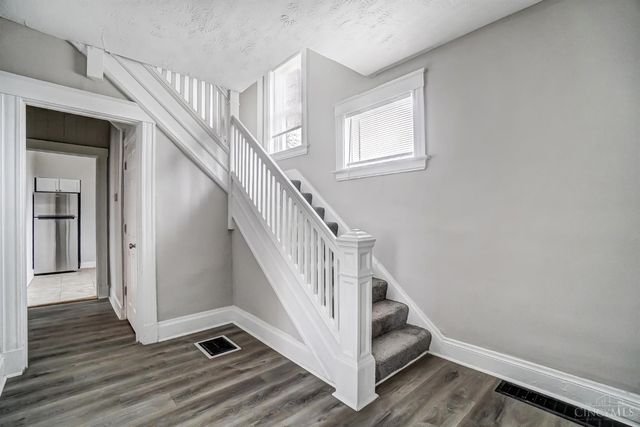 1575 Dixmont Avenue, Cincinnati, OH 45207
