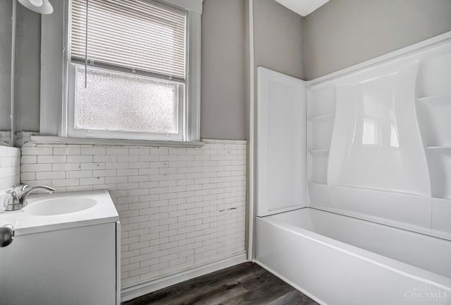 1575 Dixmont Avenue, Cincinnati, OH 45207
