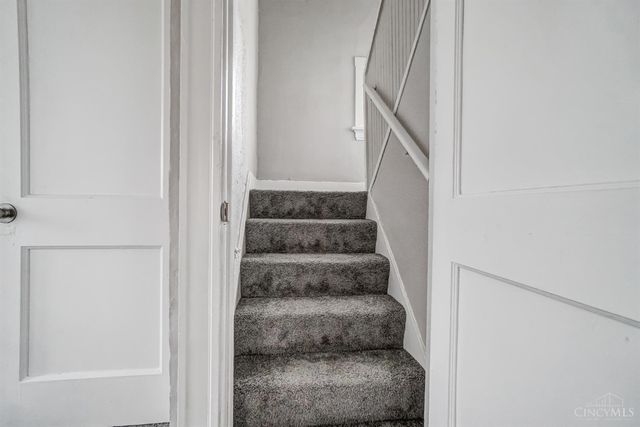 1575 Dixmont Avenue, Cincinnati, OH 45207