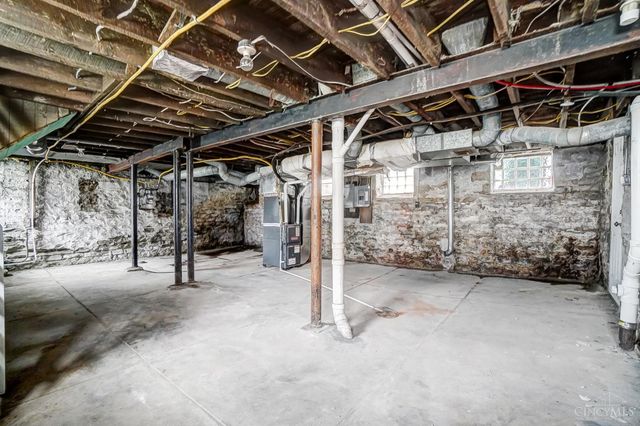 1575 Dixmont Avenue, Cincinnati, OH 45207
