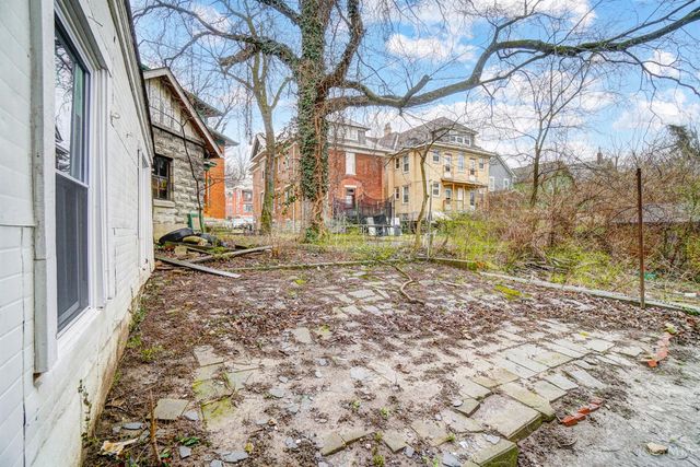 1575 Dixmont Avenue, Cincinnati, OH 45207