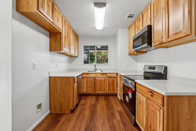 176 Stonybrook Dr, Ione, CA 95640