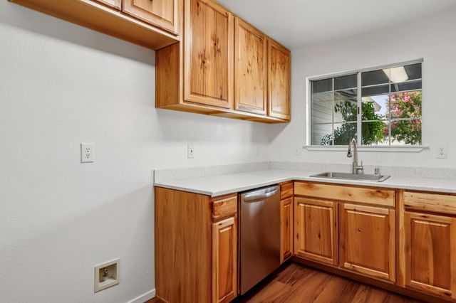 176 Stonybrook Dr, Ione, CA 95640