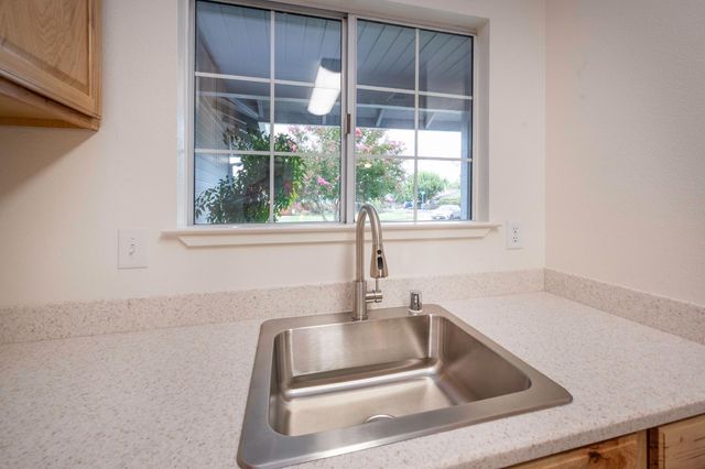 176 Stonybrook Dr, Ione, CA 95640