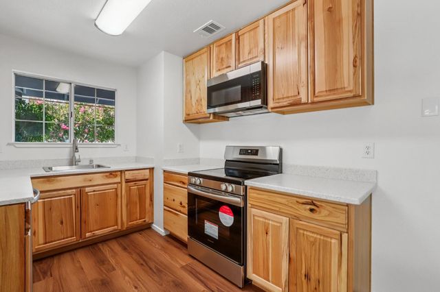 176 Stonybrook Dr, Ione, CA 95640