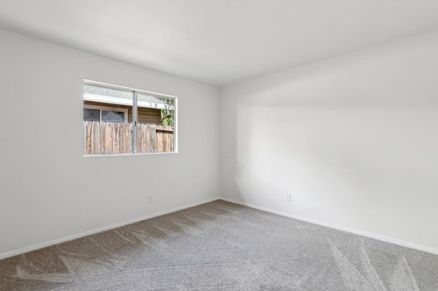 176 Stonybrook Dr, Ione, CA 95640