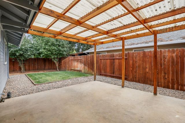 176 Stonybrook Dr, Ione, CA 95640