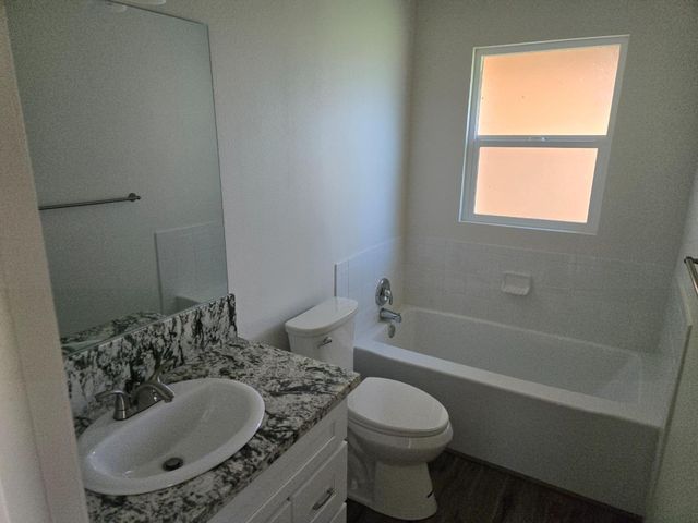 931 Delaware Ave, Los Banos, CA 93635