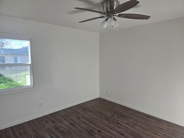 931 Delaware Ave, Los Banos, CA 93635