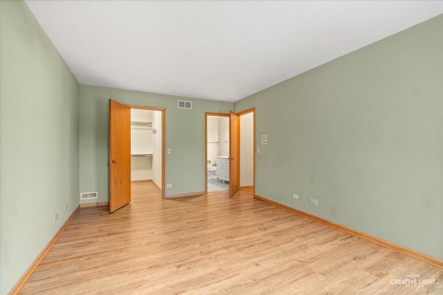 920 Fairfax Court, Elgin, IL 60120