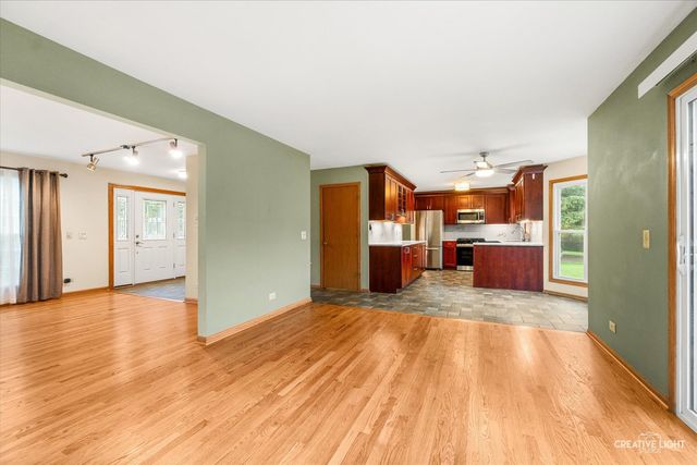 920 Fairfax Court, Elgin, IL 60120